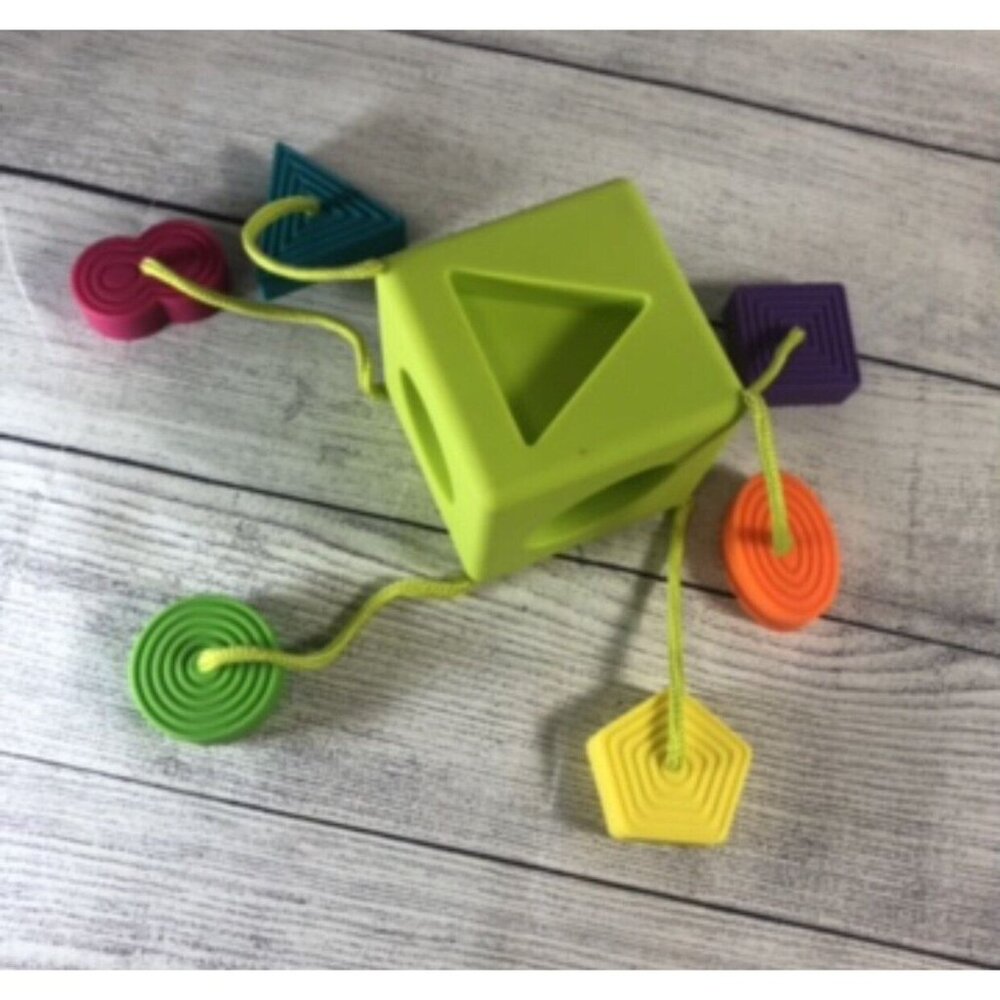 Fat Brain Toys Oombee Cube Sorter Tactile Toy